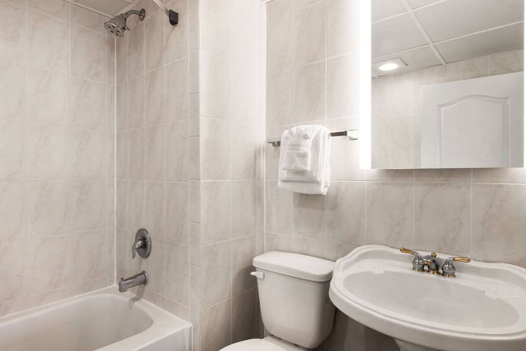 Days Inn by Wyndham Ocean City Oceanfront - photo 27