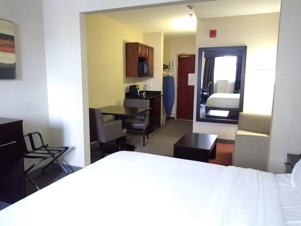 Holiday Inn Express Hotel & Suites Waterford by IHG - photo 32