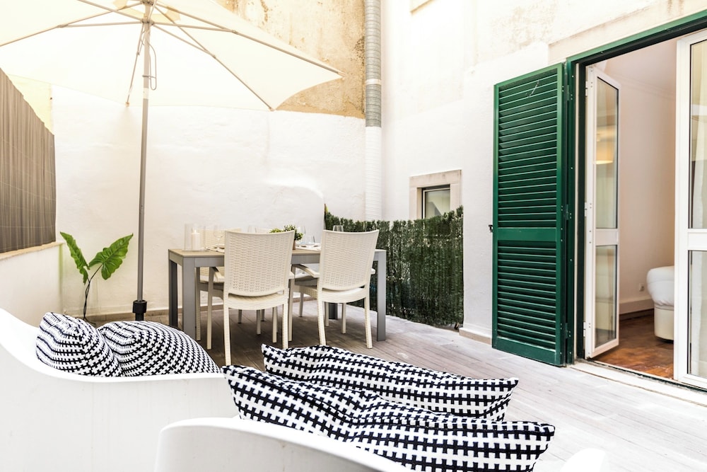 Chiad1 Duque 53 Amazing Terrace Netflix AC — 4-Star Luxury Hotel in Lisbon, Portugal