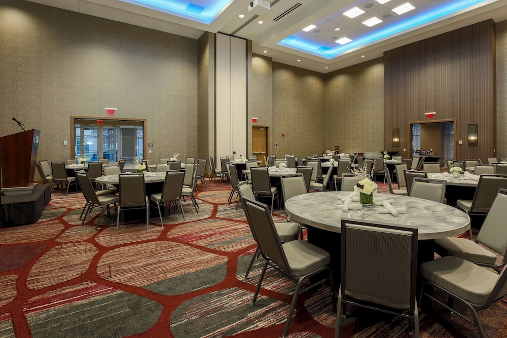 DoubleTree by Hilton Evansville - photo 59