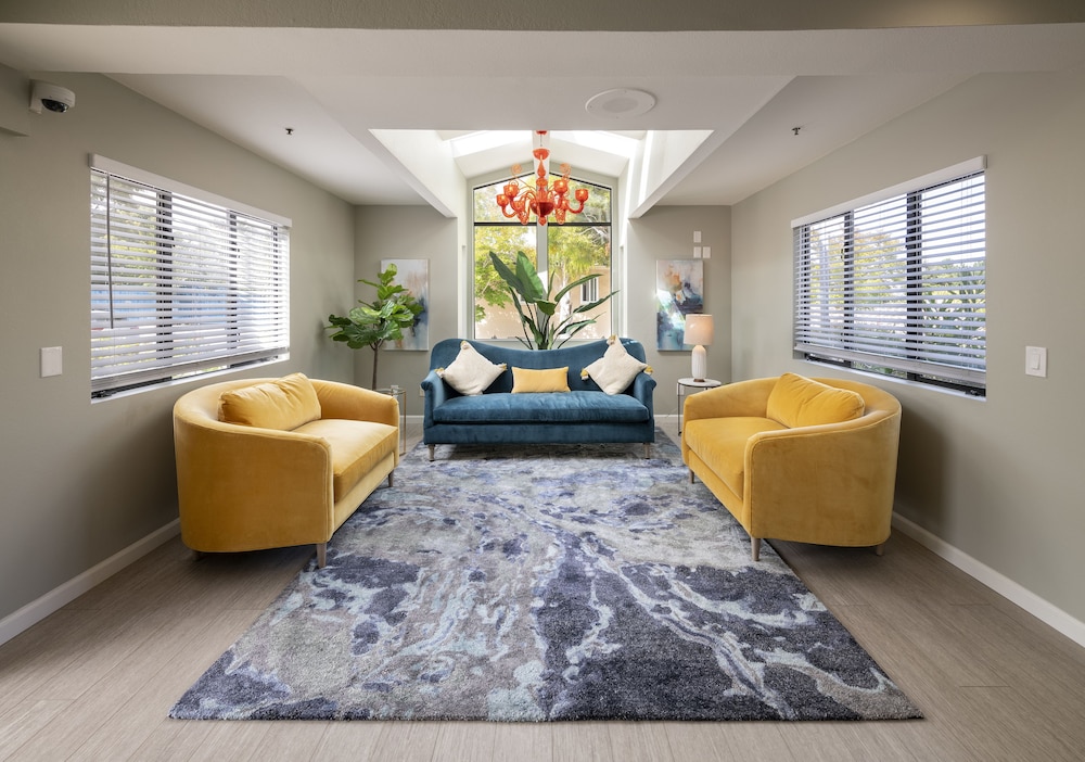 Mariposa Inn & Suites - photo 3