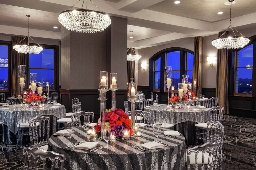 DoubleTree by Hilton Youngstown Downtown - photo 24