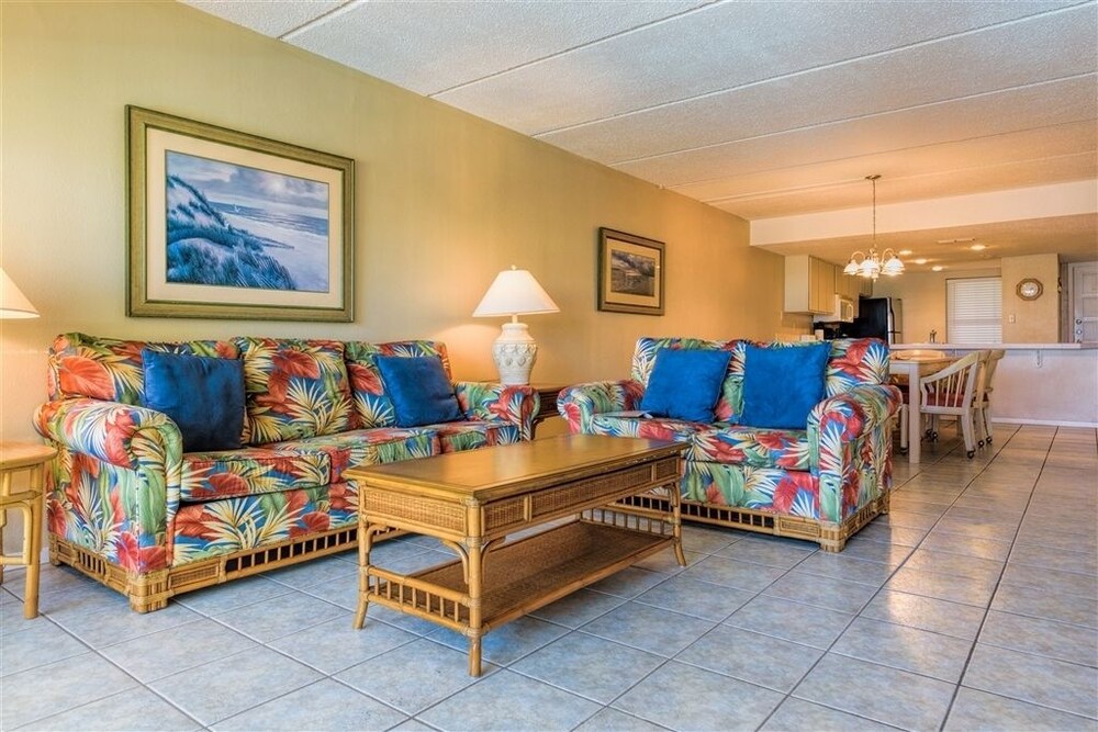 Saida 3404: Beachfront Resort W 3 Pools Hot Tubs Great Views & Beac in South Padre Island, United States