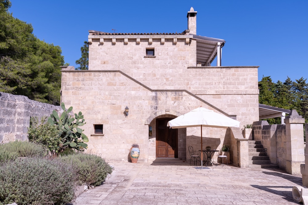 Masseria Caliani — 4-Star Luxury Hotel in Melendugno, Italy