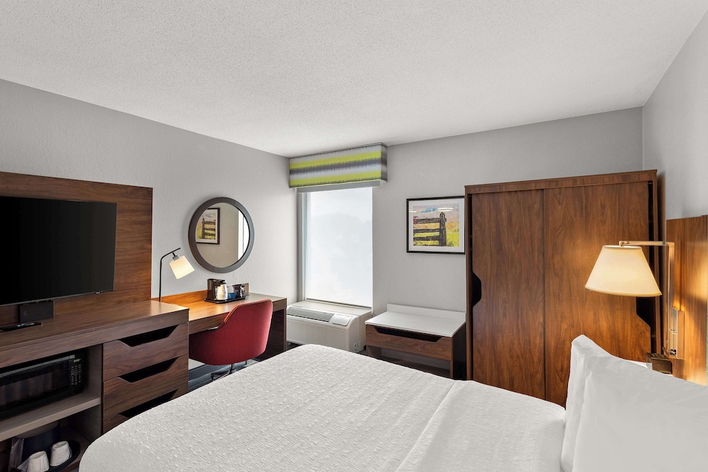 Hampton Inn Bridgeport Clarksburg - photo 16