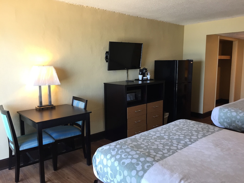 Blu Atlantic Oceanfront Hotel & Suites - photo 16