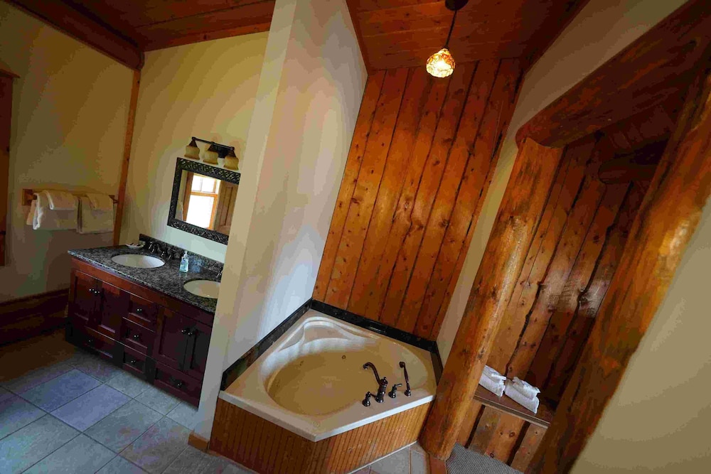 Ampersand Bay Resort - photo 165
