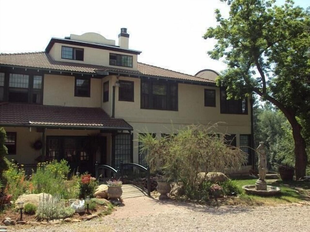 The Cheyenne Cañon Inn - photo 19