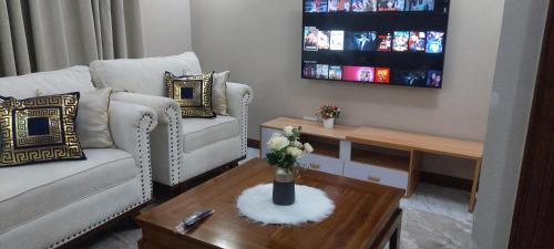 Serene BnB Apt 07 Makongo after Mlimani City — 4-Star Luxury Hotel in Dar Es Salaam, Tanzania