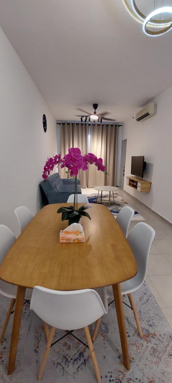 Tangerine Suite @ Near Klia @Erl — 4-Star Luxury Hotel in Sepang, Malaysia