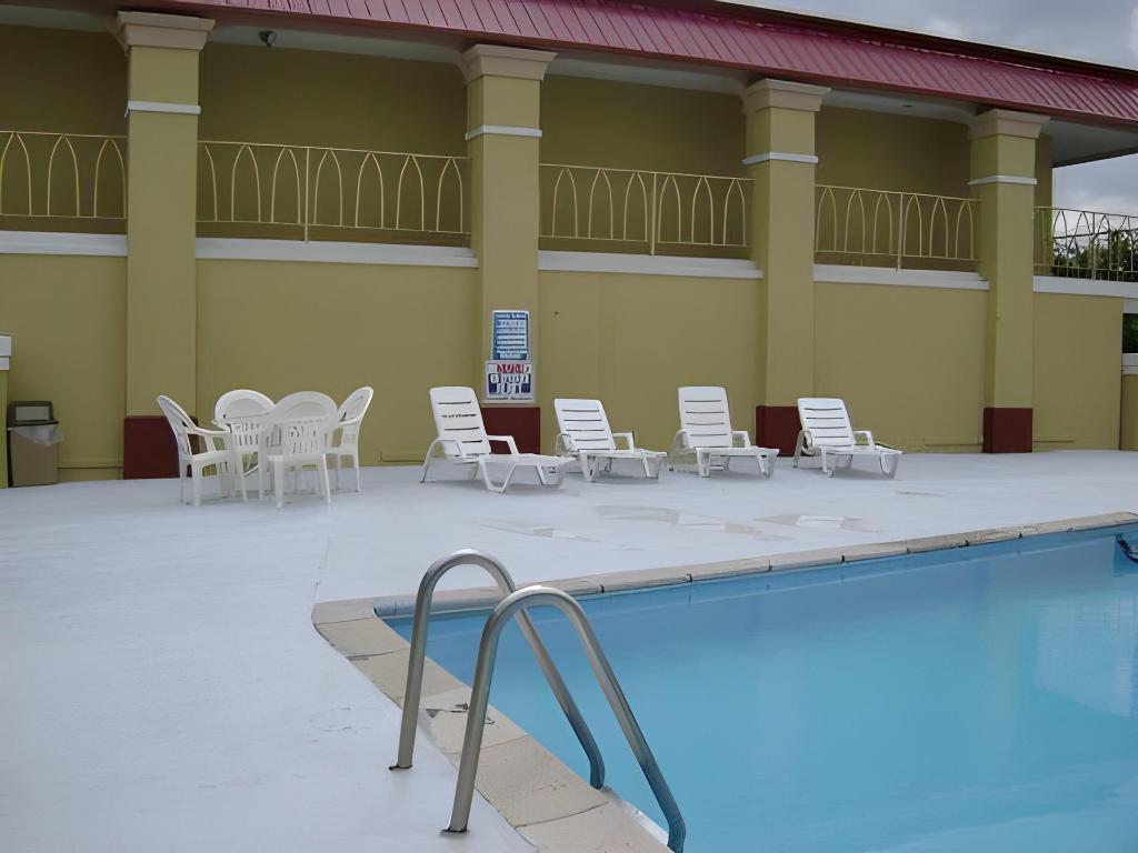 Americas Best Value Inn Weatherford OK - photo 2