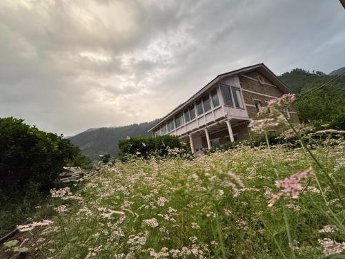 Pahadi Basera - last minute hotel in Manali