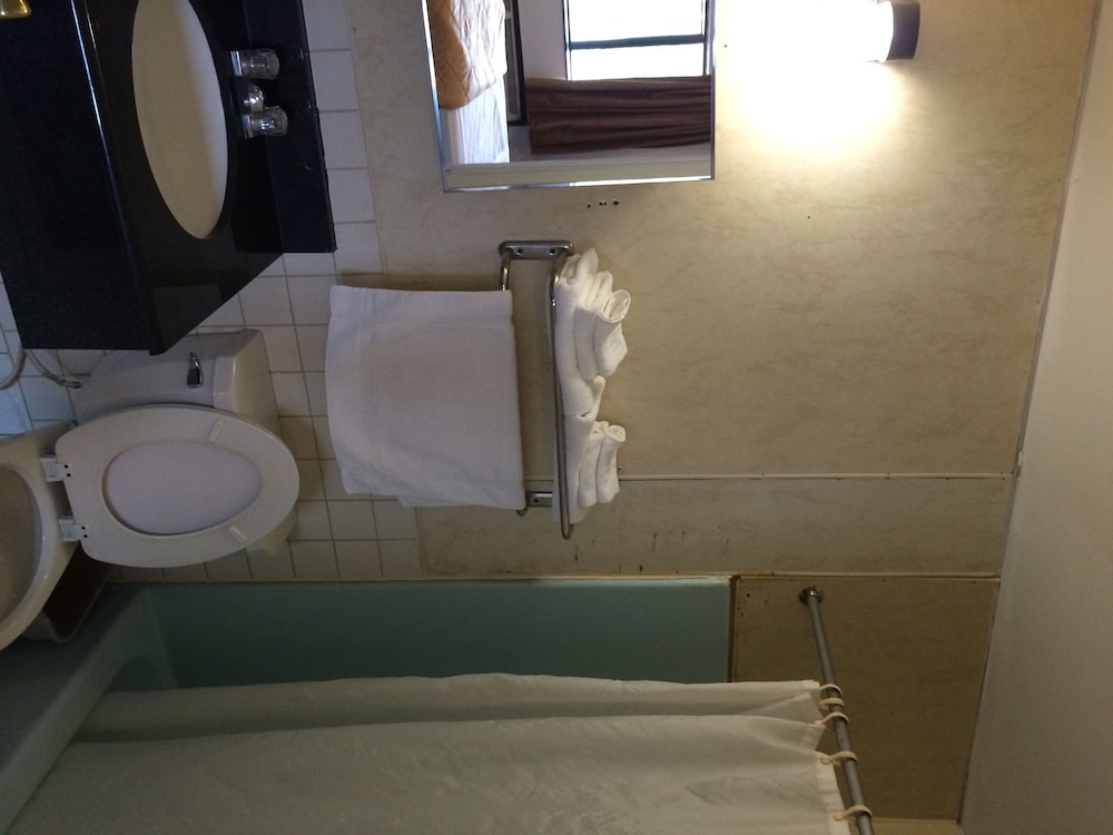 Branford Motel - photo 27