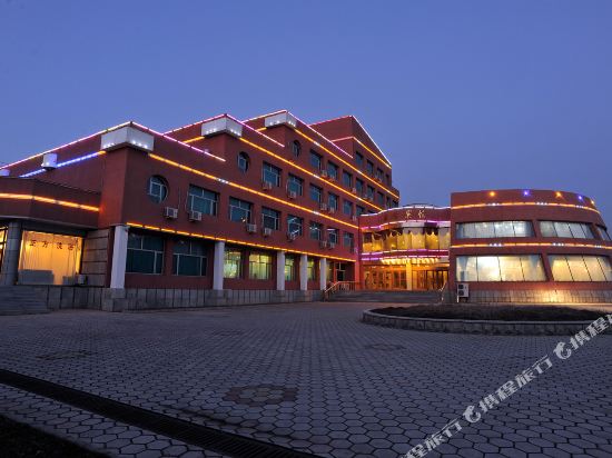 Zhengfang Hotel — hotel in Huanren