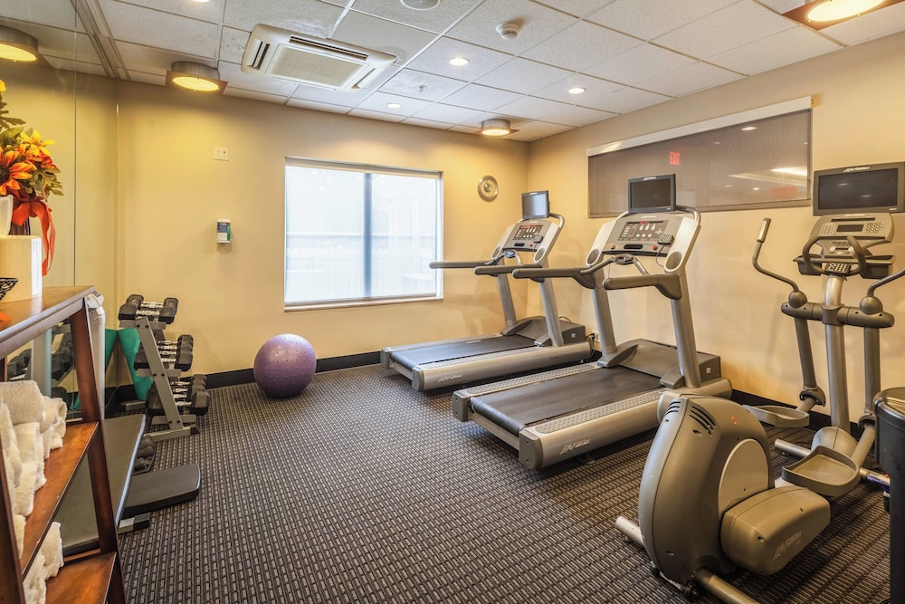 Towneplace Suites Marriott Jacksonville Butler Boulevard - photo 16