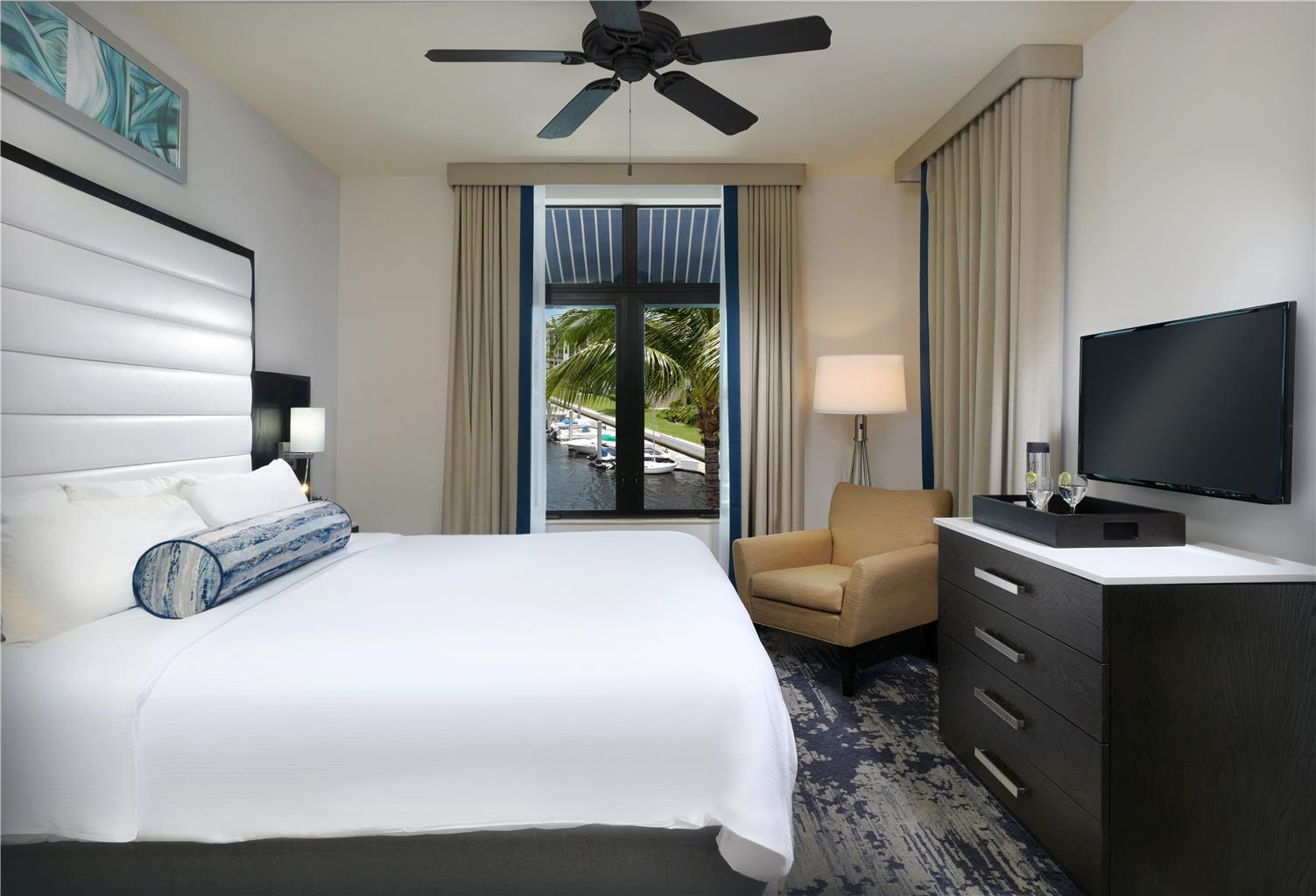 Naples Bay Resort & Marina - photo 16