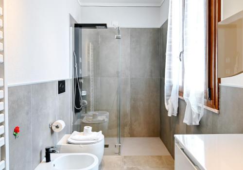 The Bridge Peschiera Holiday — 4-Star Luxury Hotel in Peschiera Del Garda, Italy