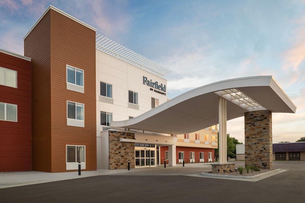 Fairfield by Marriott Inn & Suites Yankton - photo 32
