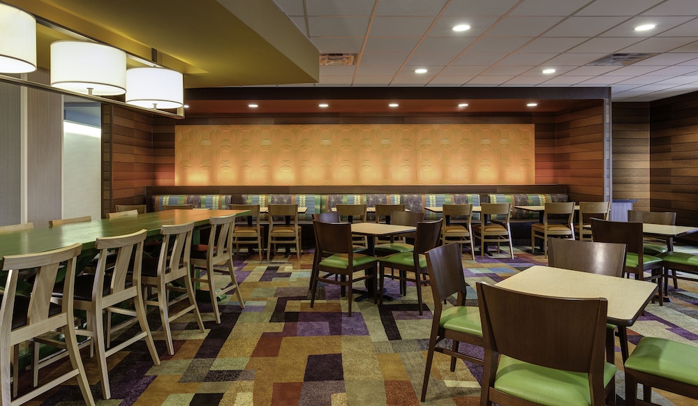 Fairfield Inn & Suites by Marriott Omaha West - photo 6