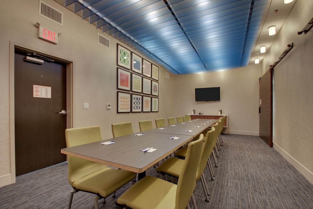 Holiday Inn Express & Suites Mount Vernon by IHG - photo 46