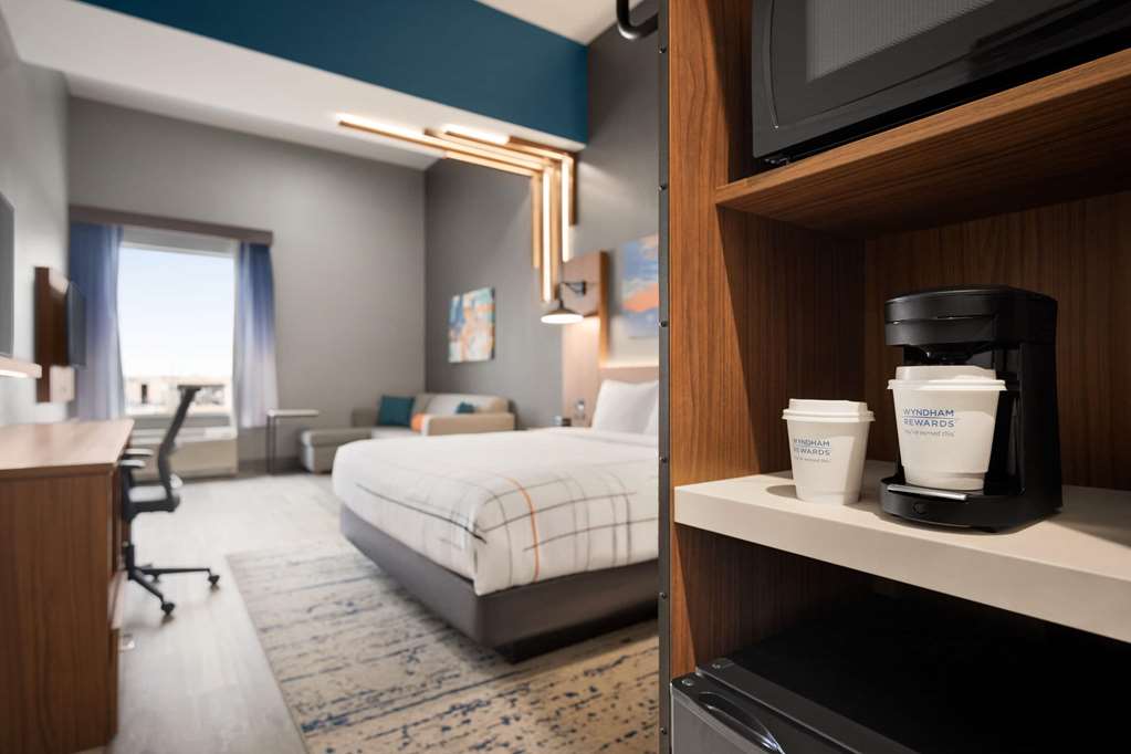 La Quinta Inn & Suites by Wyndham Del Rio - photo 42