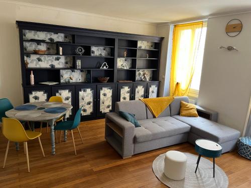 Les Avatars — hotel in Saint-Amand-Montrond