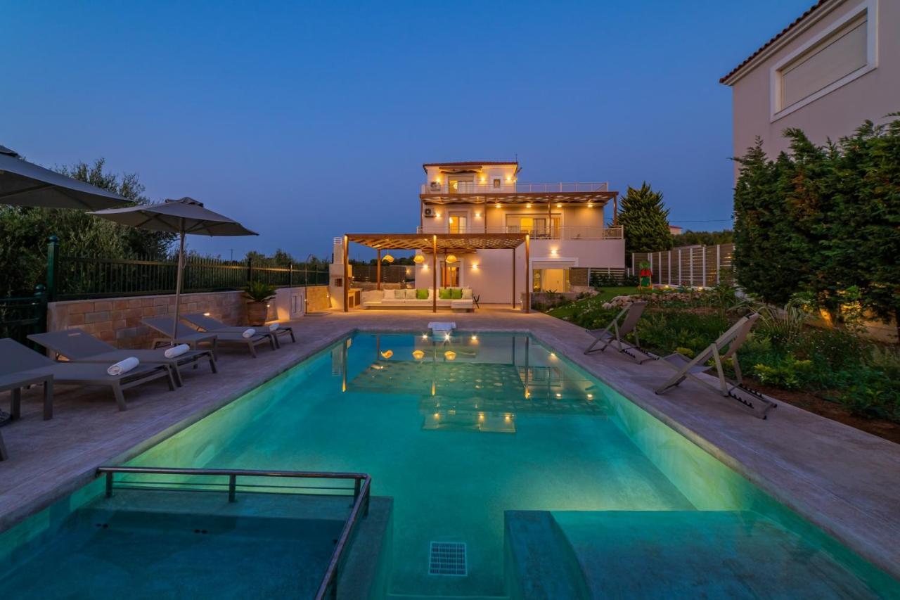 Estella Villa with Pool Children Area Bbq & Magnificent Views — 4-Star Luxury Hotel in Rethymno, Greece