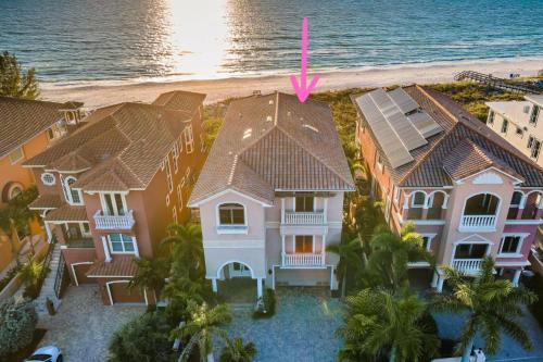 Sunset Beach Palace in Saint Pete Beach, United States