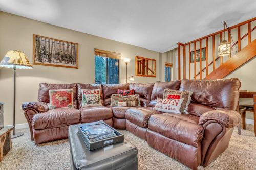 Kings Beach Cabin Private Hot Tub Near Lake & Ski — 4-Star Luxury Hotel in Kings Beach, United States