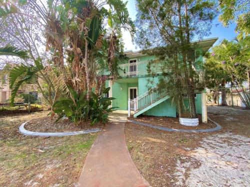 Rio Vista Burrum Heads Riverfront 2BR Large Yard — Burrum Heads — photo 3
