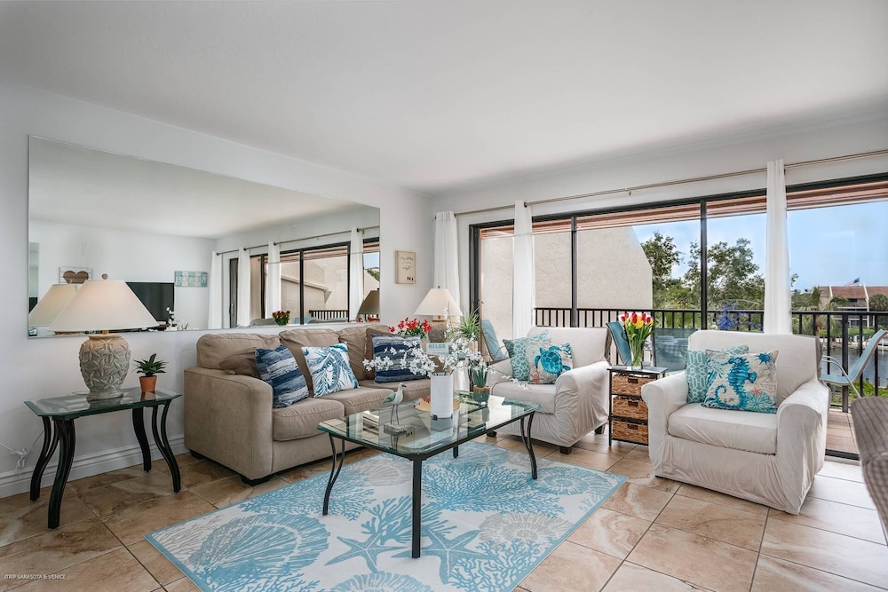 Midnight Cove II Bldg 6 3rd Fl — 4-Star Luxury Hotel in Siesta Key, United States