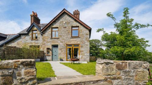 Tranquil countryside cottage for two — 4-Star Luxury Hotel in Wrexham, United Kingdom
