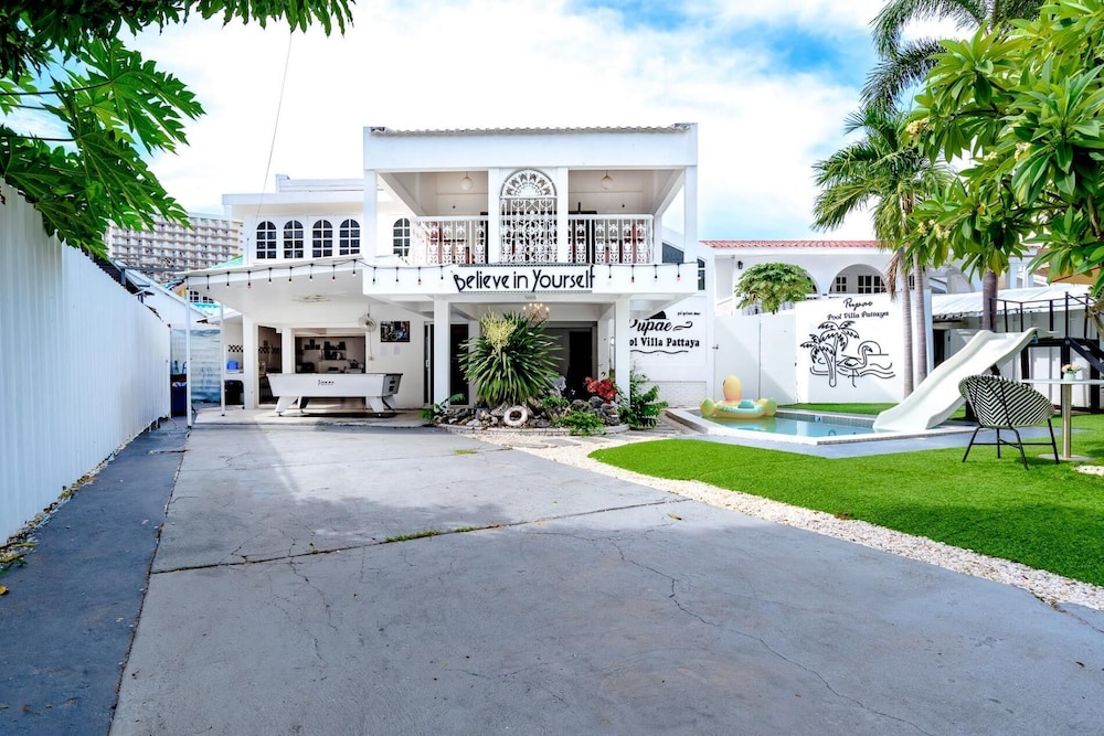 Cozy 6BR Pool Villa Close to Beach CP6 — 4-Star Luxury Hotel in Pattaya, Thailand
