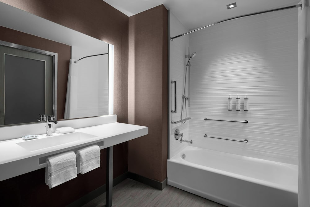AC Hotel by Marriott San Antonio Riverwalk - photo 19