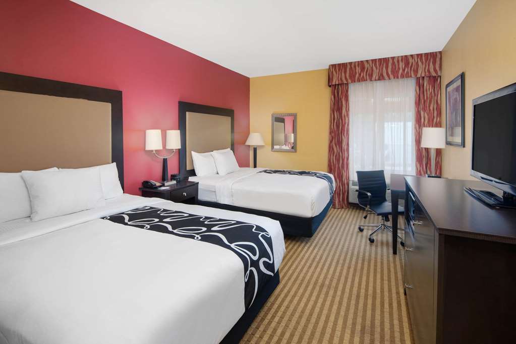 La Quinta Inn & Suites by Wyndham Atlanta Union City - photo 38