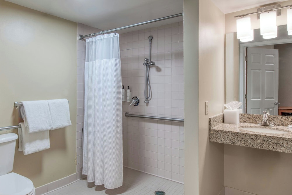 TownePlace Suites by Marriott Raleigh Cary Weston Parkway - photo 22