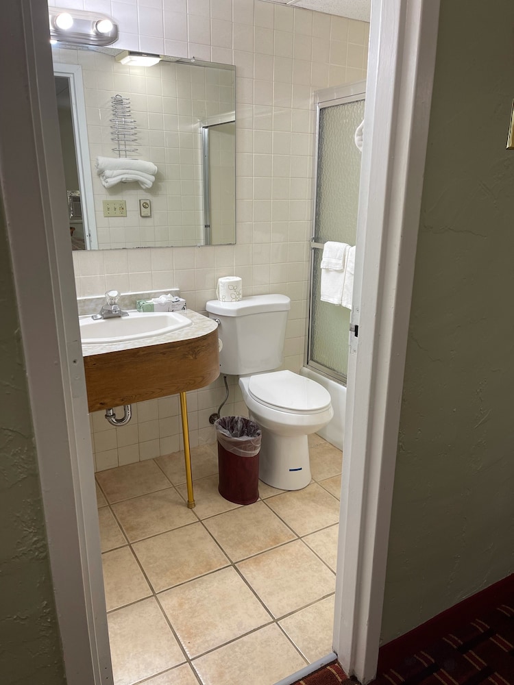 The Autumn Inn - photo 14