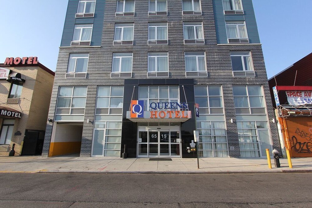 Queens Hotel - photo 18