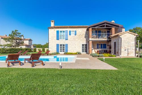 Villa Farfalla — 4-Star Luxury Hotel in Tinjan, Croatia