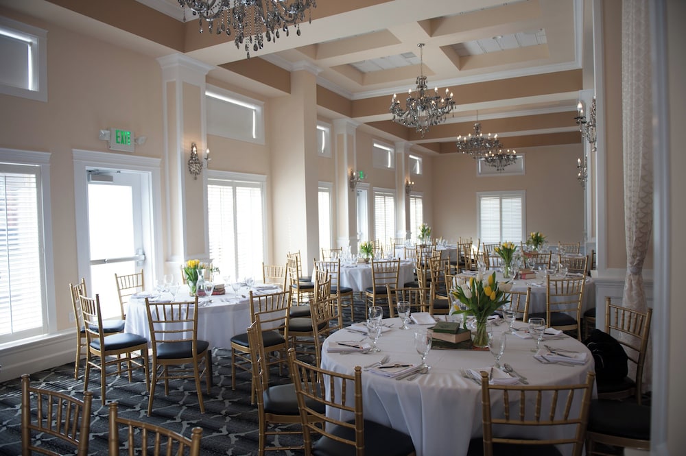 Majestic Inn & Spa - photo 84