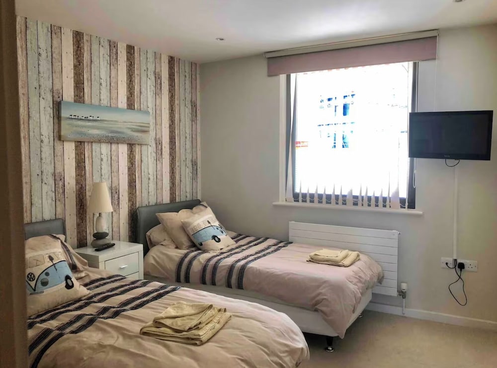 Seaside Bliss Retreat in Westward Ho — Bideford — photo 4