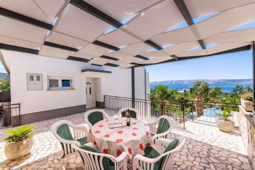 Apartment in Novi Vinodolski 15274 — 4-Star Luxury Hotel in Novi Vinodolski, Croatia