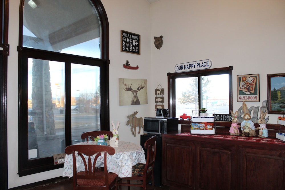 Rodeway Inn Whitehall - photo 10