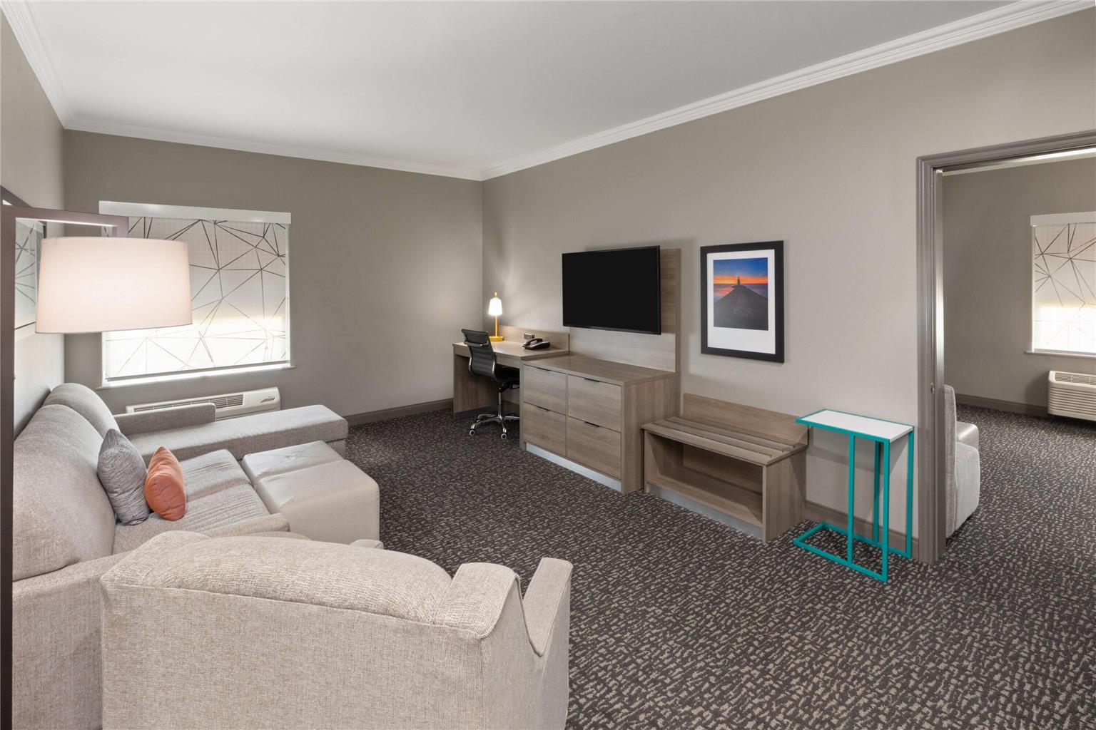 La Quinta Inn & Suites by Wyndham Oklahoma City Moore - photo 38