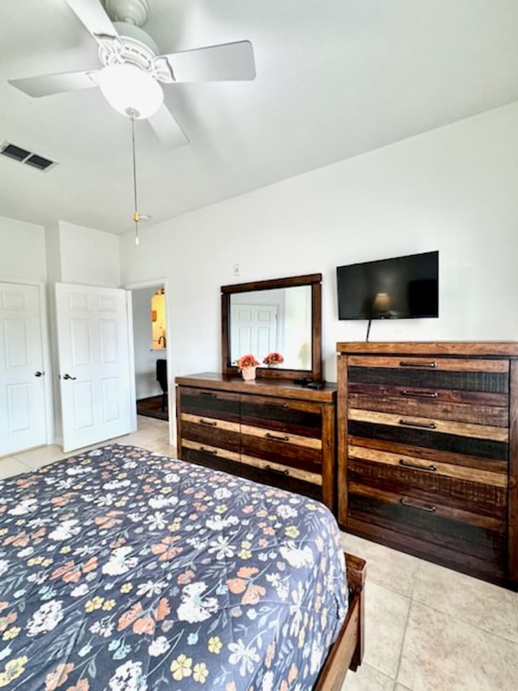 Amazing Resort 2 bed Condo Close to Disney - photo 17