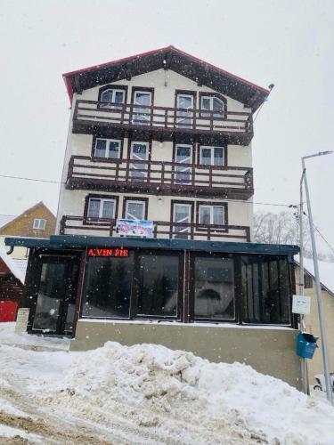 Pensiunea White House 21741295 — Straja