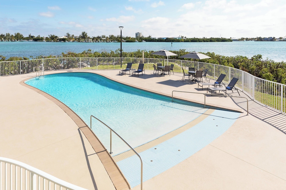 Fairfield Inn & Suites by Marriott Marathon Florida Keys - photo 40
