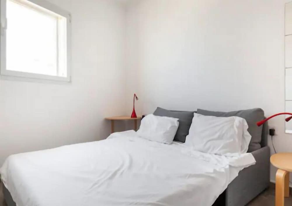 Iconic Tower 3BR l Frontline Sea View l Mamad — Bat Yam — photo 5