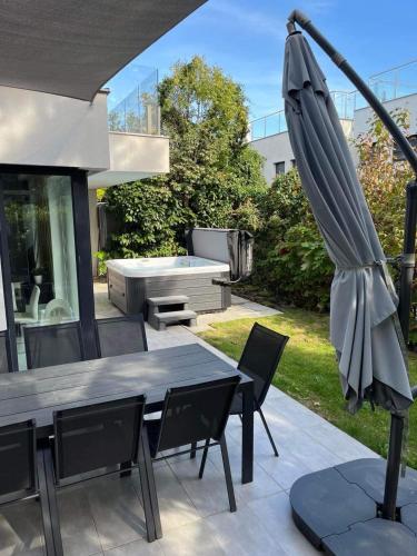 Luxury Garden House II In The Center — 4-Star Luxury Hotel in Balatonfured, Hungary