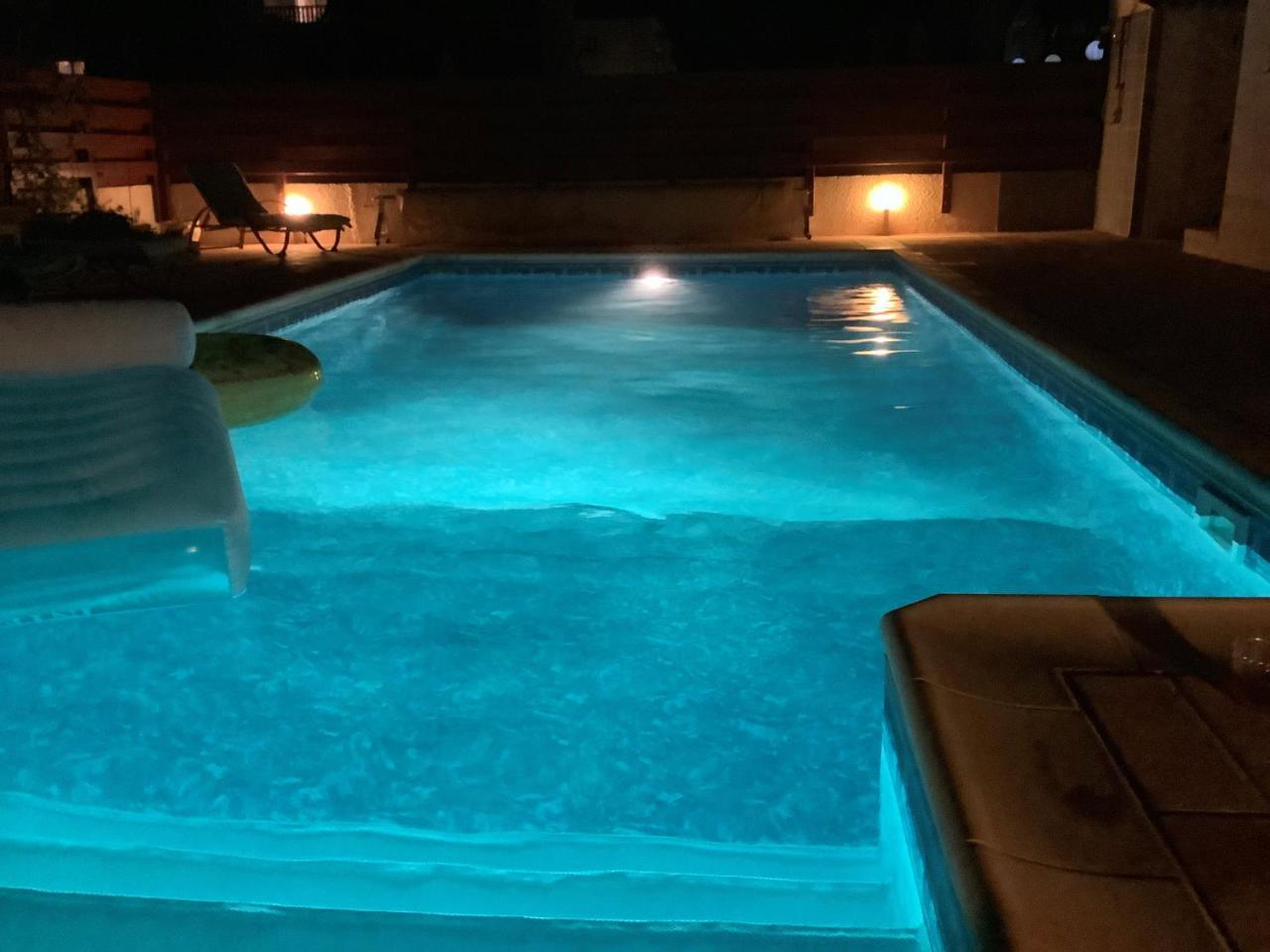 Quality Villa with Pool in Superb Location in Paphos